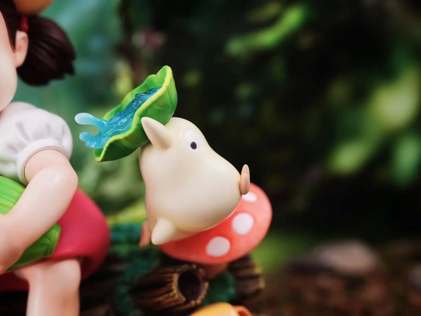 龙喵工作室 宫崎骏生态场景《抱玉米的小梅》