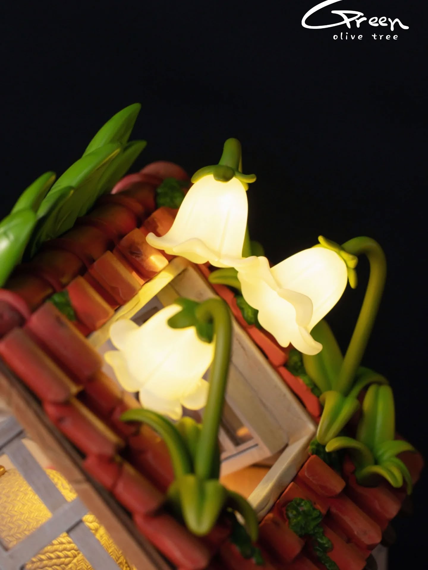 少女Phoebe在为你祈祷